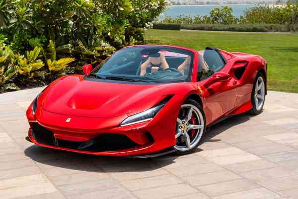 Tips-to-rent-a-ferrari-in-dubai-V026